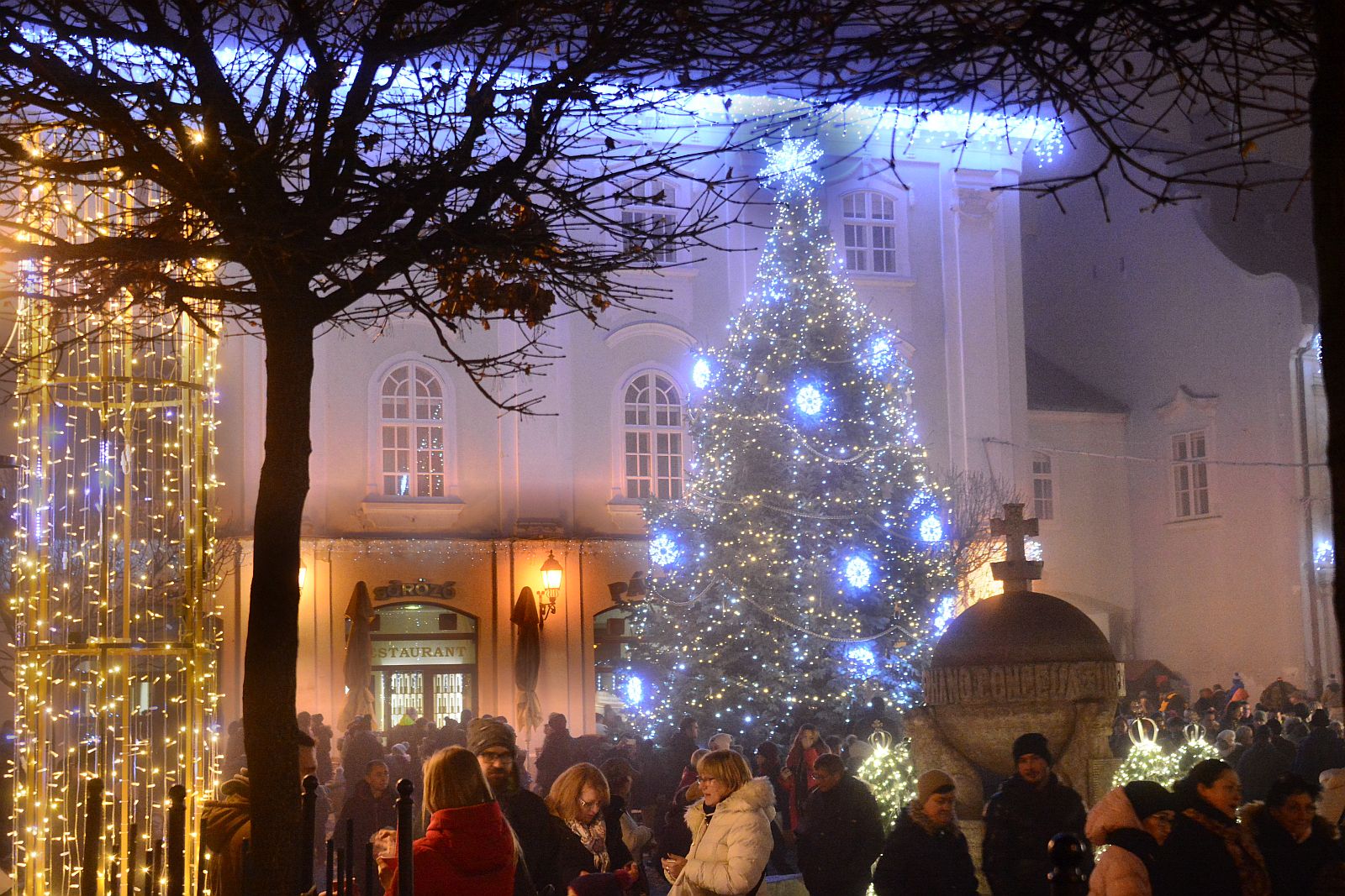 Belvárosi hangulat advent második vasárnapján